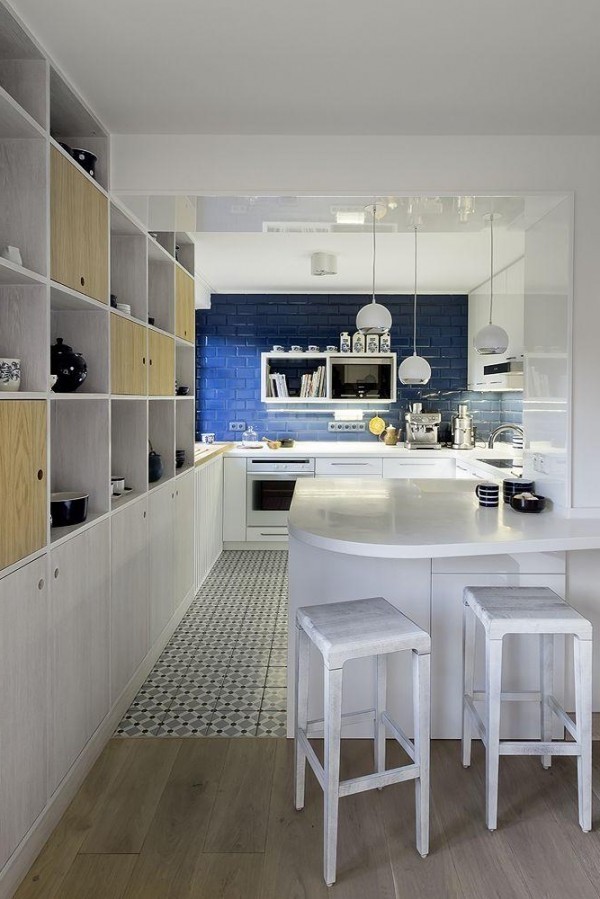 Елегантна синя кухня Сучасна синя кухня в стилі мінімалізм – елегантність та функціональність в кожній деталі.