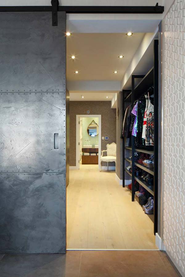 Лондонський лофт 2026 Дизайн квартири в стилі лофт 2026: металеві елементи та промислове освітлення лондонського лофту.