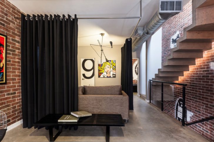 Тканинні перегородки Легка та стильна міжкімнатна перегородка з тканини для зонування та створення приватності.