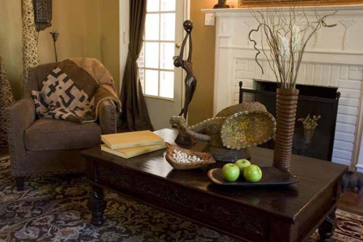 Ретро-шик в інтер'єрі Радянські статуетки в класичному інтер'єрі додають нотку ретро та елегантності в оселю.