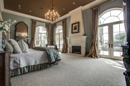 Шоколадна спальня 2026: освітлення, що створює затишок та елегантність — Дизайн спальні в шоколадних тонах 2026