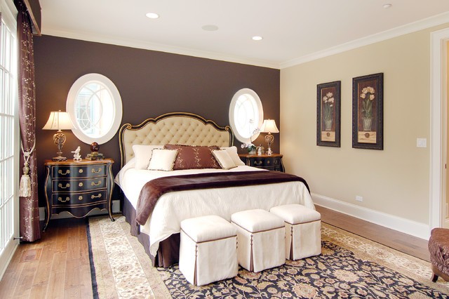 Розкіш у шоколаді Інтер'єр шоколадної спальні 2026: розкішне ліжко, штори та декоративне освітлення