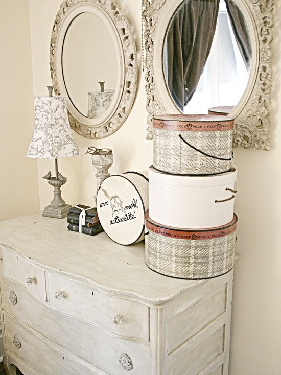 Мікс старовини і сучасності Дизайн спальні в стилі шеббі-шик: поєднання старовини та сучасності.