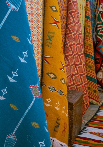 Текстильна ніжність Натуральний текстиль з простими візерунками в середземноморському стилі, гармонія 2026