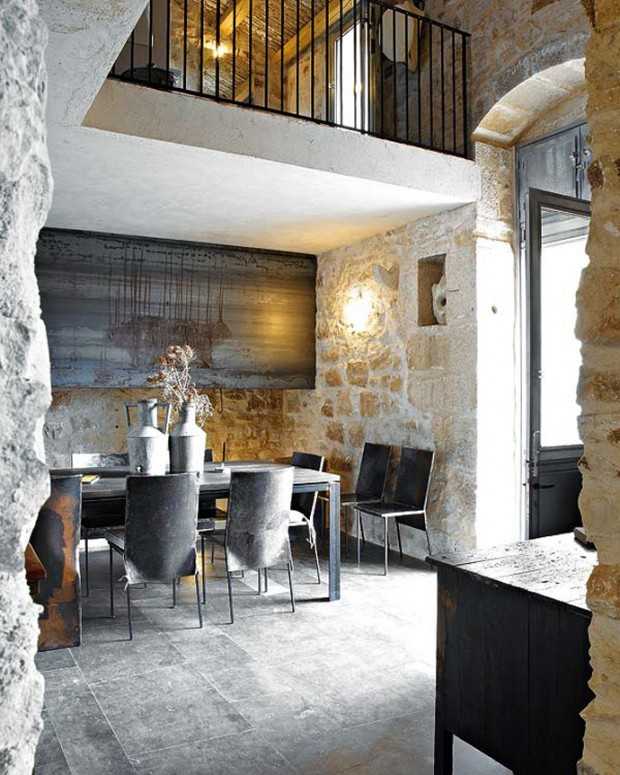 Сучасна кухня Кухня в сицилійському будинку поєднує рустикальні елементи з сучасною технікою у 2026 році.