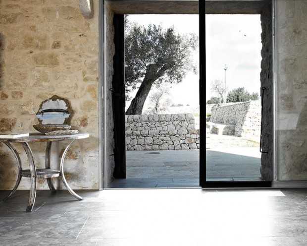 Le Edicole Вид на резиденцію Le Edicole з басейном та середземноморським пейзажем в Сицилії.