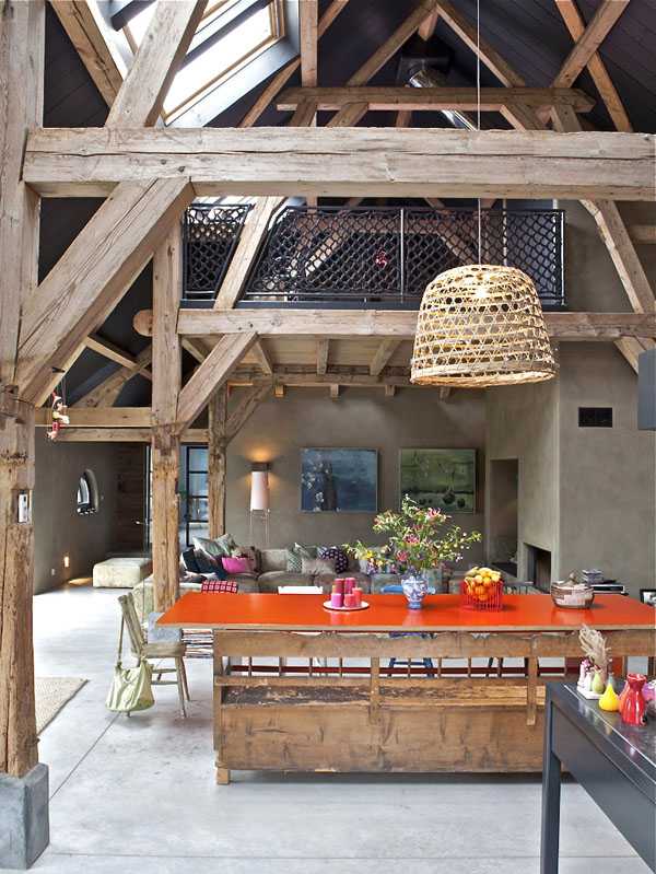 Історія та комфорт Відроджений старий фермерський будинок: символ історії, комфорту та здорового сну.