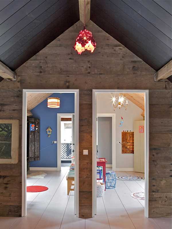 Ферма: де час зупинився Зображення старого фермерського будинку, де історія зустрічається із сучасними матрацами 160х200.