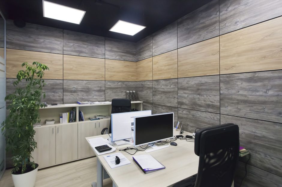 Дерев'яні панелі в офісі Дизайнерські дерев'яні стінові панелі в сучасному офісі: стильне рішення для 2026 року.