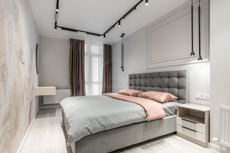 Мінімалізм 2026: Вітальня Сучасний дизайн інтер'єру 2026: приклад вітальні в стилі мінімалізм з акцентом на природне освітлення.