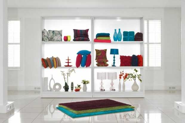 Деталі та акценти Інтер'єр в стилі мінімалізм 2026 від студії THE ZONE: акцент на деталях та кольорових акцентах.