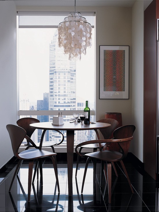 Дизайнерські стільці 2026 Дизайнерські дерев'яні стільці з вигнутою спинкою: оригінальний акцент в кухонному інтер'єрі