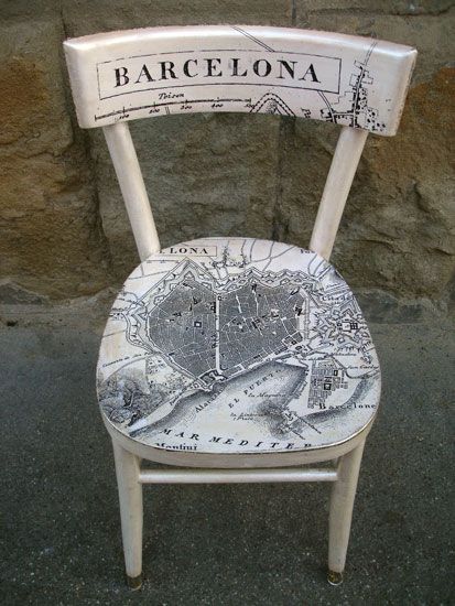 Яскравий стілець ручної роботи Декор стільців своїми руками: пофарбований стілець в яскравий колір, ручна робота.