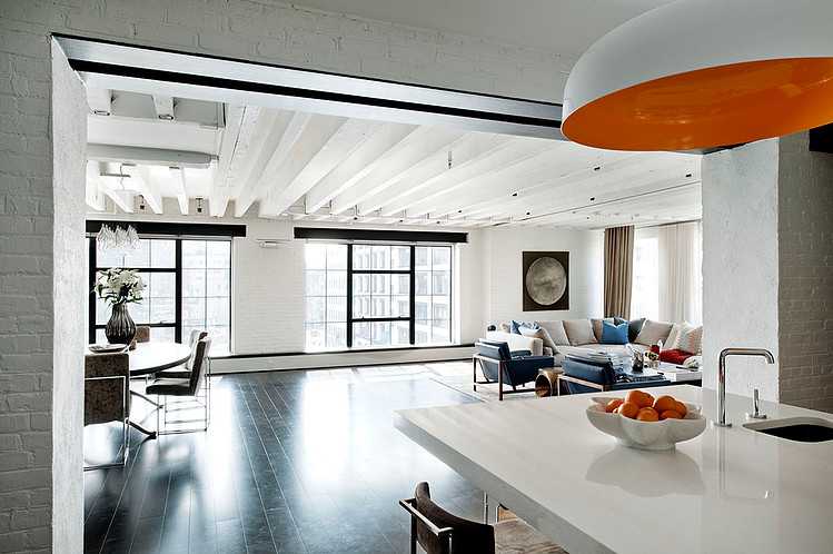 Чорно-білий лофт Дизайн інтер'єру в стилі лофт у біло-чорних тонах з мінімалістичним декором.