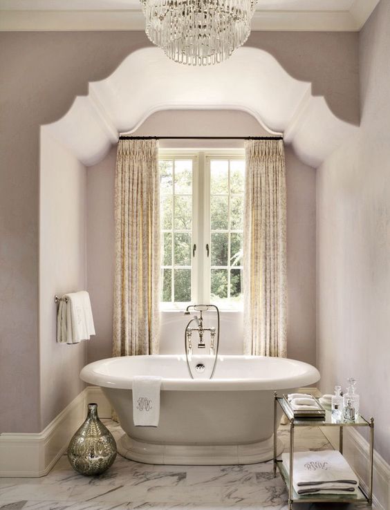 Східна розкіш у ванній Ванна в східному стилі з арабською мозаїкою та елементами релаксації.