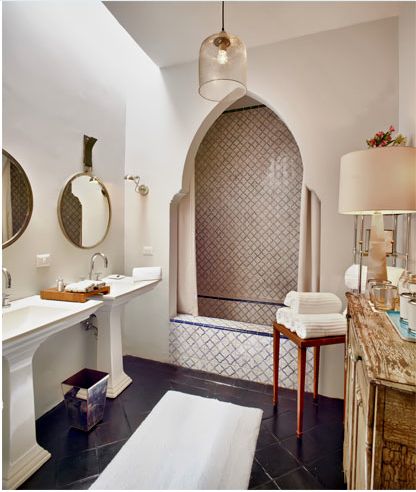 Східний релакс Дизайн ванної кімнати у східному стилі з використанням теплих колірних рішень.