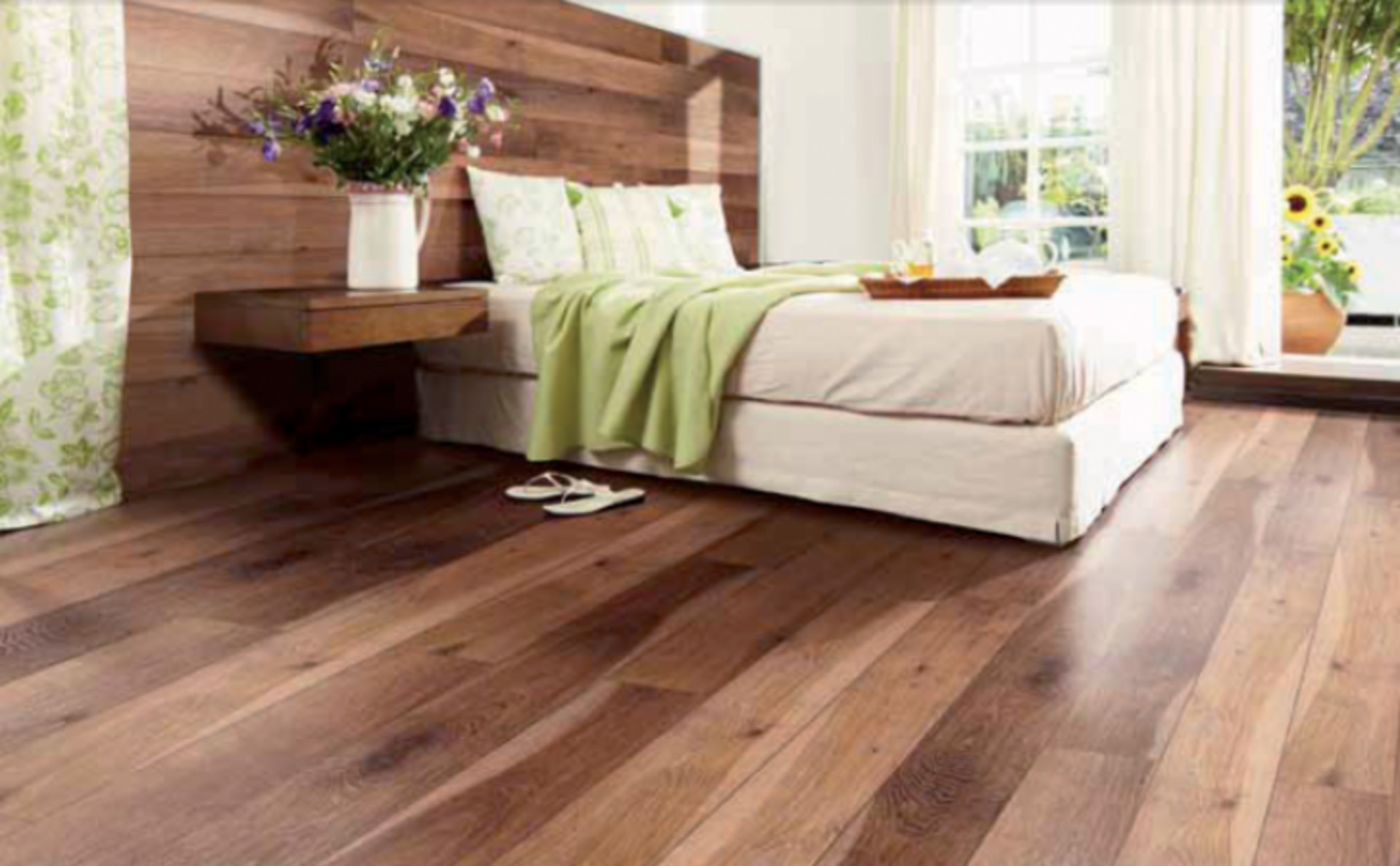 Ванна в спальні: стиль Сучасний дизайн ванної кімнати в спальні з елементами дерева та зелені