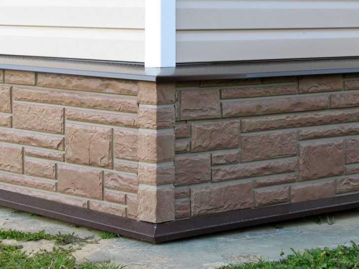 Цокольний сайдинг Практичне облицювання цоколя сайдингом: захист та естетика для вашого дому.