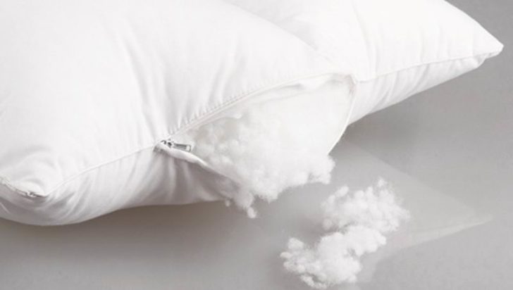 Подушки: форма та розмір Різноманітні декоративні подушки на дивані: вибір форми та розміру для затишку