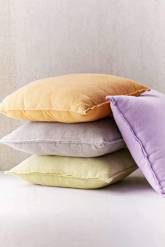 Створення подушок вдома Виготовлення диванних подушок: види, функції та поради щодо їх створення.