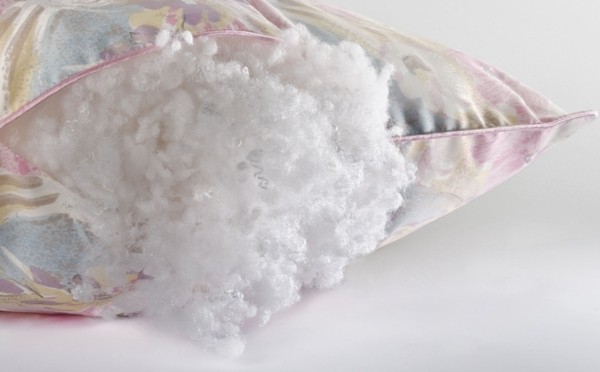 Форма подушки: стиль вітальні Різноманітні подушки: форма та колір, як інструмент для створення унікального стилю вітальні.