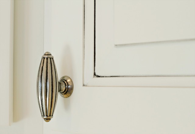 Декор в деталях Елемент декору: дверні ручки як важлива частина дизайну кухонних меблів