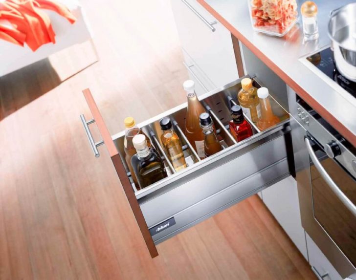 Безпека та комфорт Безпечне закривання: демпфери забезпечують захист від пошкоджень та ударів кухонних меблів