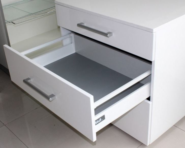 Плавні напрямні Плавне висування шухляд на кухні: якісні напрямні для кухонних меблів