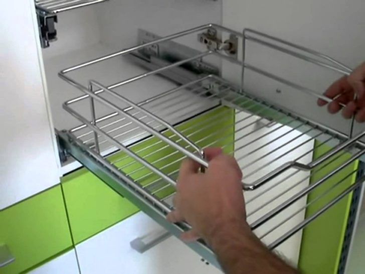 Кріплення метабоксів Кріплення метабоксів на напрямні: надійність та зручність у використанні кухонних меблів