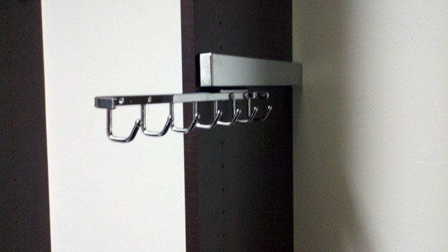 Комфорт з IKEA Кухонна фурнітура IKEA забезпечує максимальний комфорт та зручність у користуванні кухнею