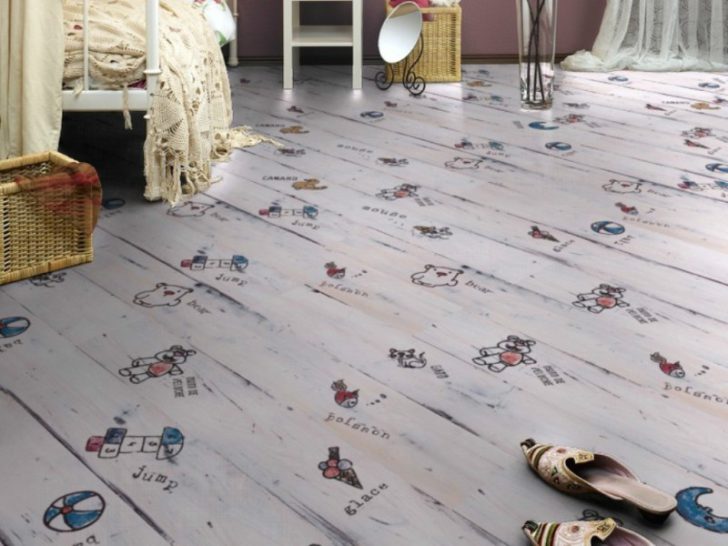 Тепла підлога з ламінату Ламінат на системі теплої підлоги в дитячій кімнаті для комфорту