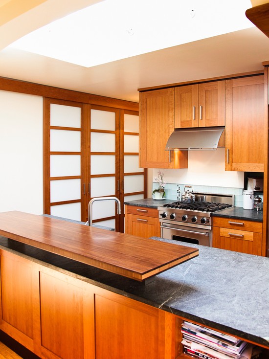 Функціональність маленької кухні Елегантна маленька кухня в японському стилі 2026: функціональність та натуральність