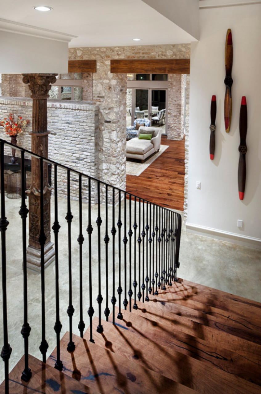 Натуральні матеріали Дизайн заміського будинку в рустикальному стилі 2026 з використанням натуральних матеріалів.