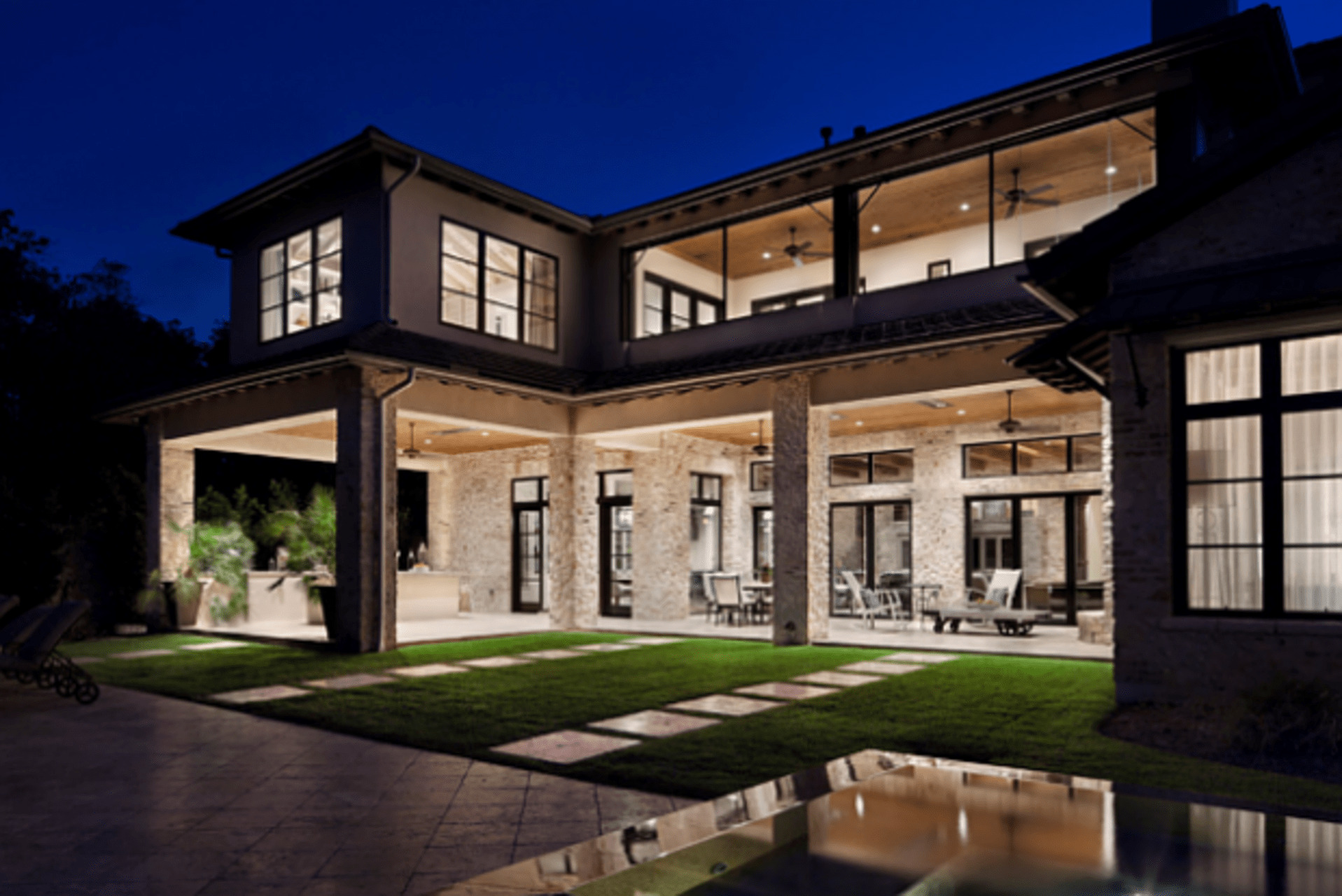 Український рустик Український рустикальний стиль 2026: кам'яна кладка, дерево та сучасні елементи декору.