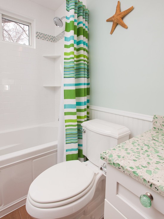 М'ятний еко-дизайн ванної Зелена ванна кімната в м'ятних тонах з дерев'яними елементами, екологічний стиль 2026.