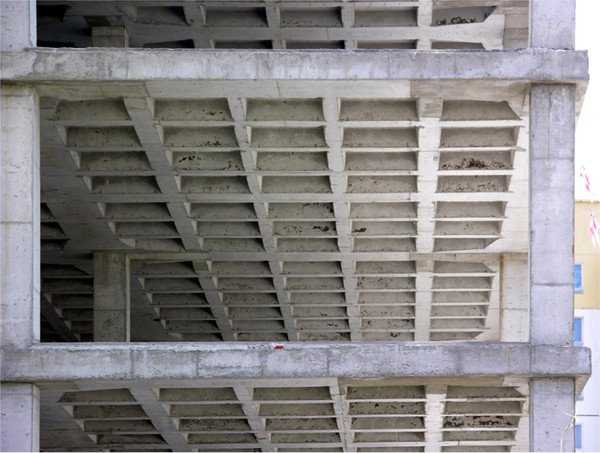 Вибір плит перекриття Зображення різних типів плит перекриття, важливих для сучасного будівництва.