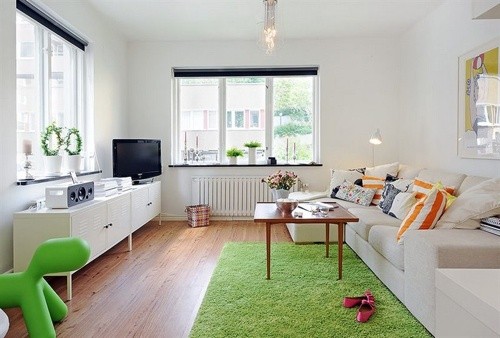 Маленькі кімнати: лайфхаки Як зробити маленькі приміщення візуально більшими за допомогою меблів та кольору.