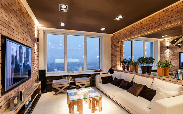 Дзеркало в інтер'єрі Велике дзеркало на стіні візуально подвоює простір в інтер'єрі маленької кімнати.